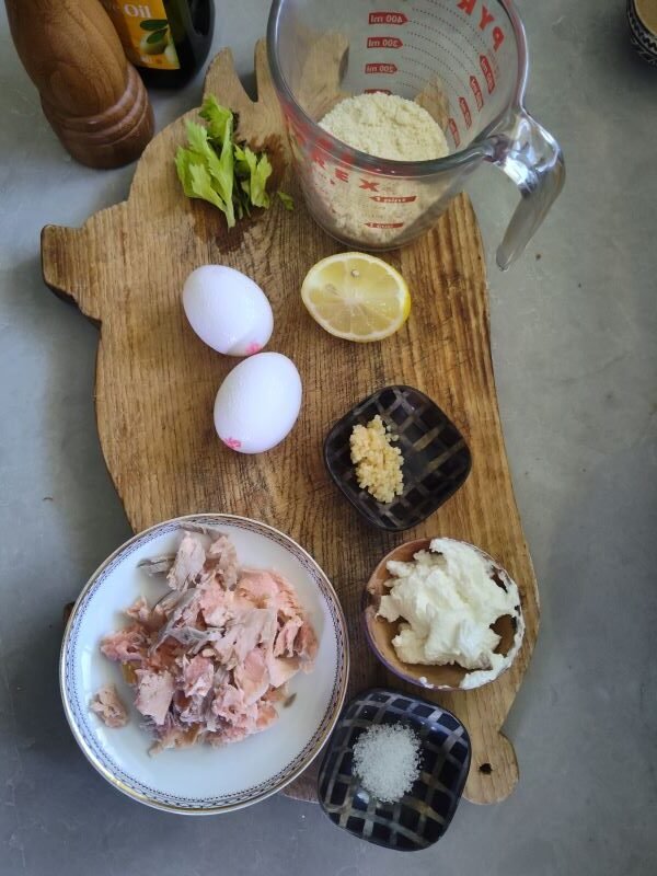 Ingredients for salmon patties