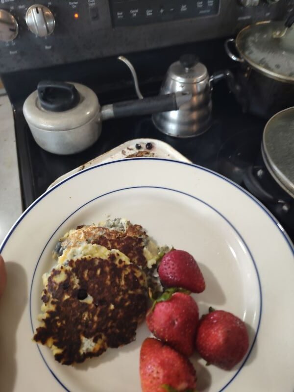 Blueberry pancakes with coconut flour