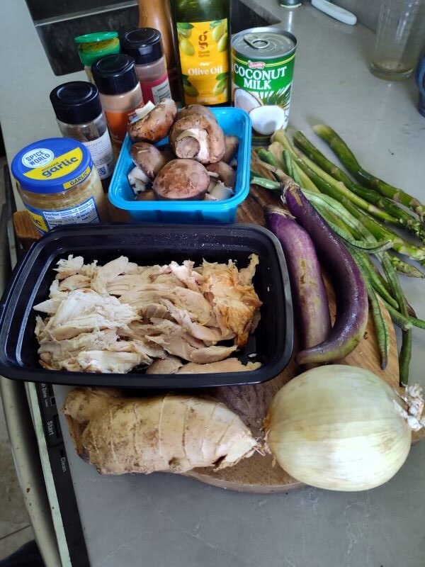 Ingredients for a curry eggplant chicken