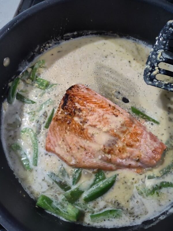 Make this keto creamy salmon