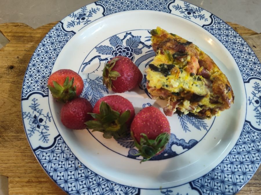 Keto ham and cheese quiche